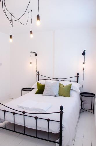 Boutique Getaway, edge of Old Town- 4min walk to beach
