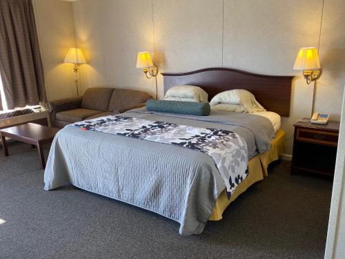 Sherwood Motel - image 3