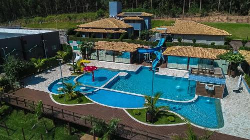 5 bedrooms, 10 beds