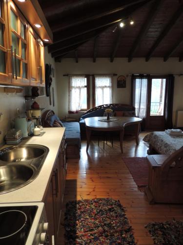 Cocina, Prespes Lake View Family Apartment in Florina