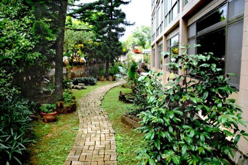Garden, Very Happy Homestay in Pingxi District