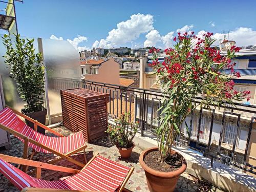 Apartment with Terrace image 8