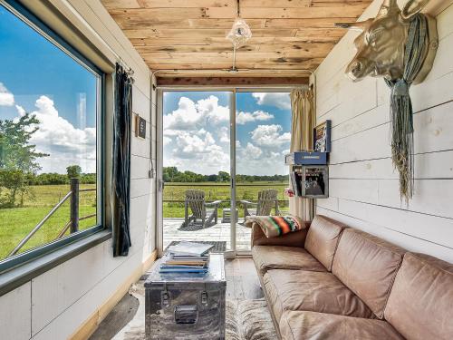 FlopHouze Shipping Container Hotel in Round Top, USA