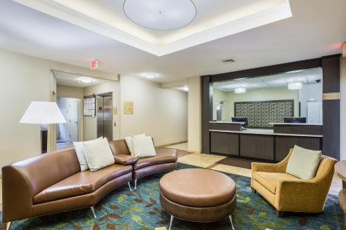 Candlewood Suites Virginia Beach Town Center, an IHG Hotel