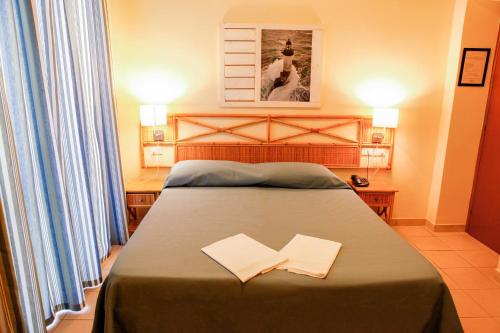 2 twin beds
