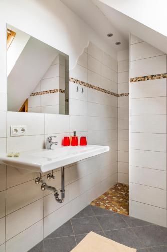 Tonibauer - image 10