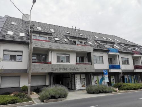 Szabó Lux Apartman - image 6