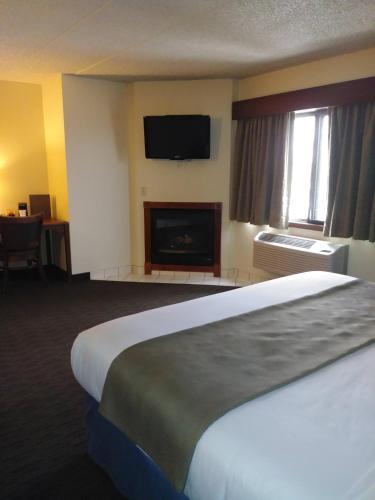 AmericInn by Wyndham Windsor Ft. Collins - image 11
