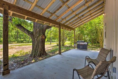 Secluded Home w/ Gas Grill, 3 Mi to Boating! in Yantis (TX)