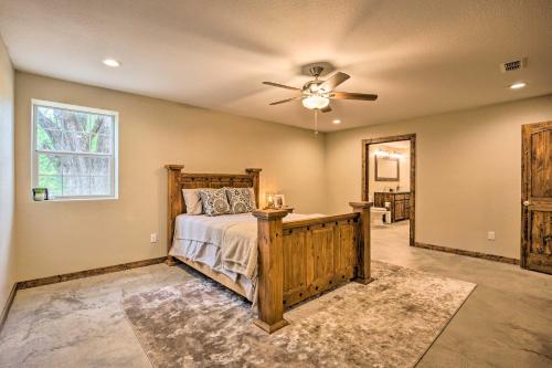 Secluded Home w/ Gas Grill, 3 Mi to Boating! in Yantis (TX)