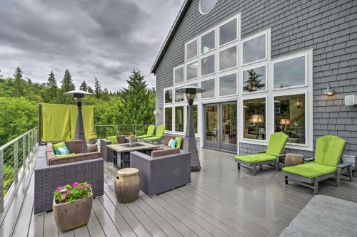 Whidbey Island Oasis with Hot Tub and Cabana!