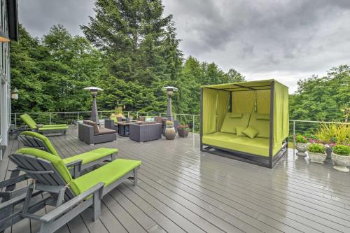 Whidbey Island Oasis with Hot Tub and Cabana!