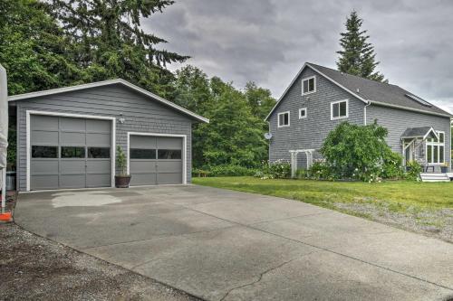 Whidbey Island Oasis with Hot Tub and Cabana!