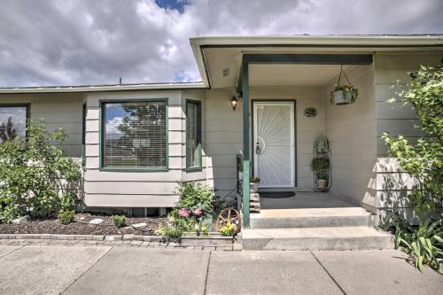 Sunny Home with Patio Less Than 10 Mi to Lake Coeur dAlene in Post Falls (ID)
