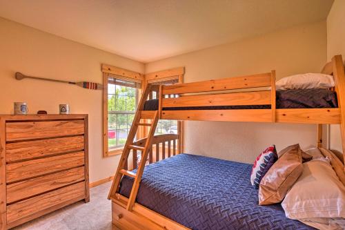 Eagle Crest Retreat with Deck and Resort Access! - image 7