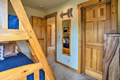 Eagle Crest Retreat with Deck and Resort Access! - image 8