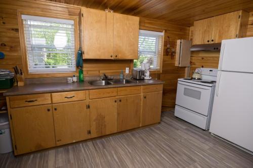 2 bedrooms, 3 beds