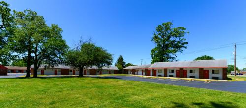 OAKS MOTEL GREENSBORO NC in แอชโบโร (NC)