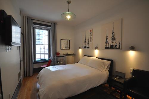 Standard Queen Room image 4