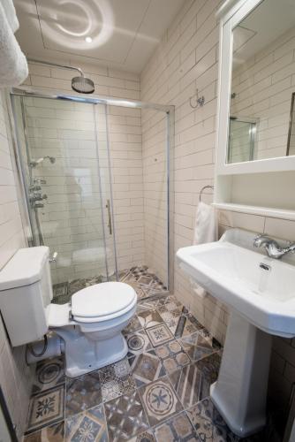 Grand Harbour View Apartments