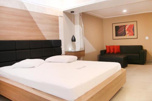 Motel Hollywood in Itaigara