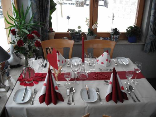 Étterem, Haus Waldesruh in Hollnich