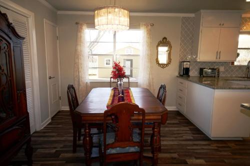 Fredericksburg Speakeasy - image 9