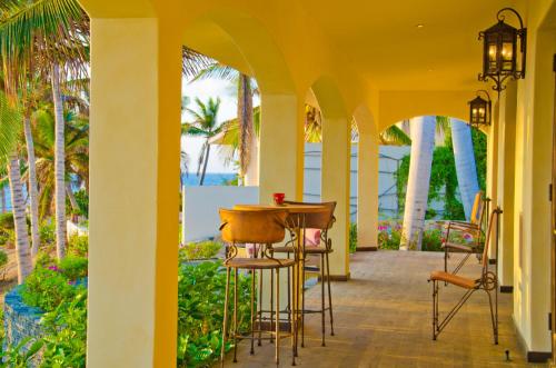 Casa Captiva Vacation Dream Home Elegant Beachside Living Sleeps 14