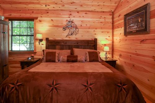 God's Country Cabins - Grace - image 2