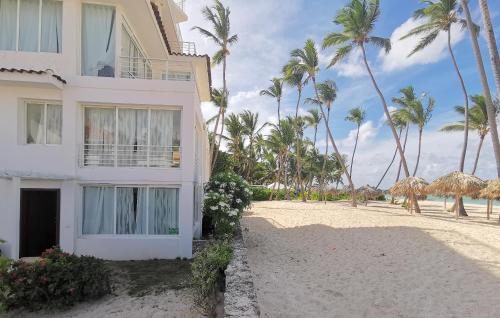 DELUXE CONDO BEACH FRONT OCEAN VIEW - playa LOS CORALES, BBQ, WiFi