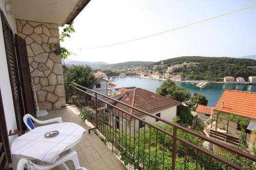Apartments with a parking space Jelsa Hvar - 5728