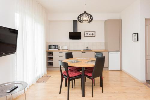 Apartment image 9