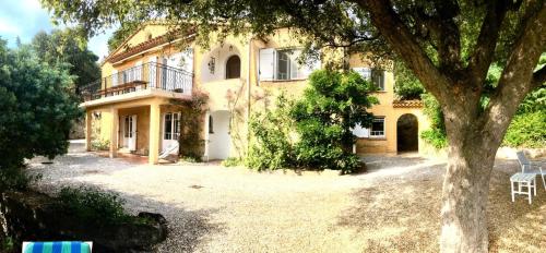 villa lei roucas, la fossette,proche plage ,vue mer,12 p gîte à louer Aigue-Belle