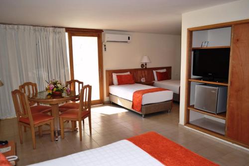 Hotel Be La Sierra Set in a prime location of Santa Marta, Hotel Be La Sierra puts everything the city has to offer just outside your doorstep. The hotel offers a wide range of amenities and perks to ensure you have a g