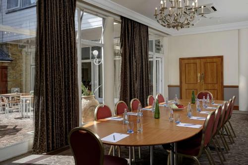 Best Western Ship Hotel - image 14