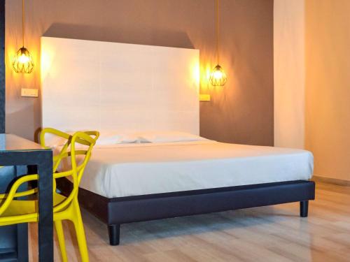 Standard Queen Room with Bunk Bed
