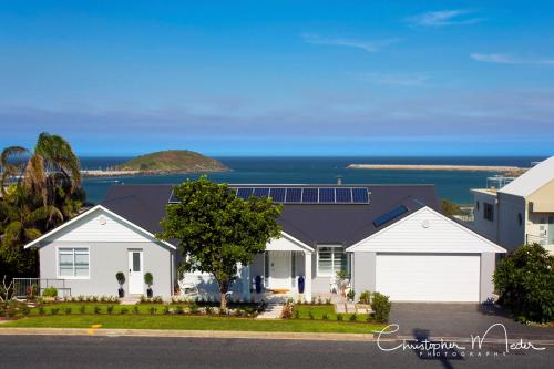 Jetty Splendour Guest Bedroom with Bathroom en-suite B'nB