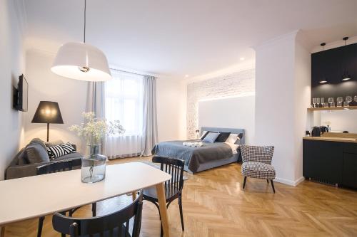 Wanderlust Apartments 2