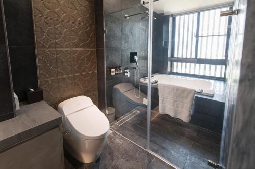 Bathroom, He-Jia Hotel in Miaoli