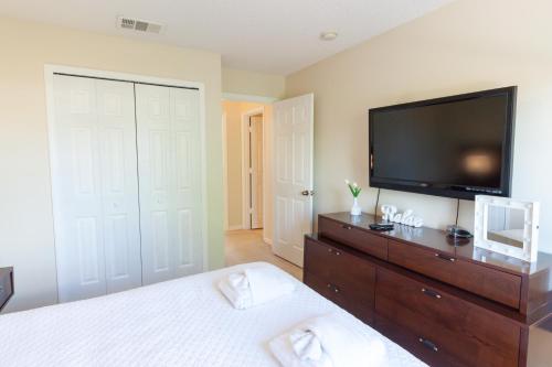 Home with Jacuzzi - Onsite Activities Near Disney - image 9