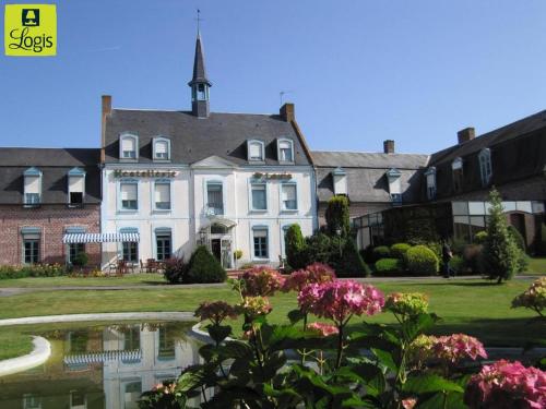 . Logis - Hostellerie & Restaurant Saint Louis