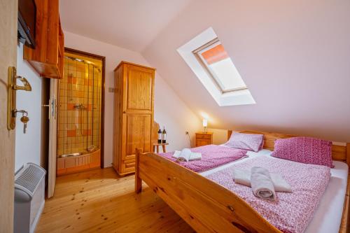 1 queen bed