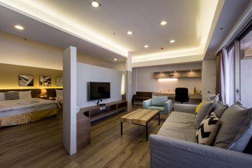 room detail thumbnail 1