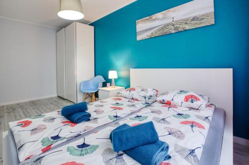 2 bedrooms, 3 beds