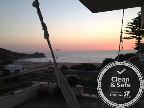  Surf and Family Beach House, Unterkunft in Ericeira