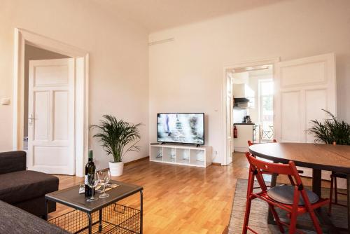 City-Apartments Graz - FRIENDLY RECEPTION & FREE BIKES - image 2