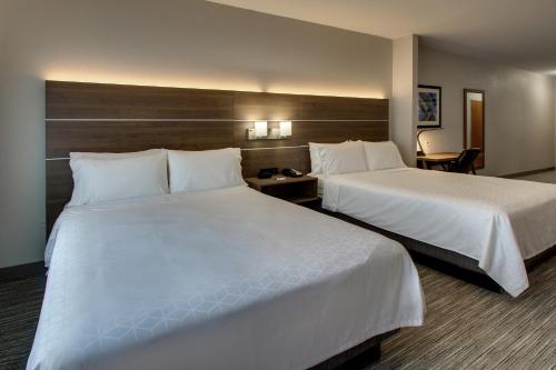 Holiday Inn Express Hotel & Suites Waukegan/Gurnee, an IHG Hotel