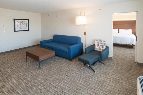 Holiday Inn Express & Suites - North Battleford, an IHG Hotel