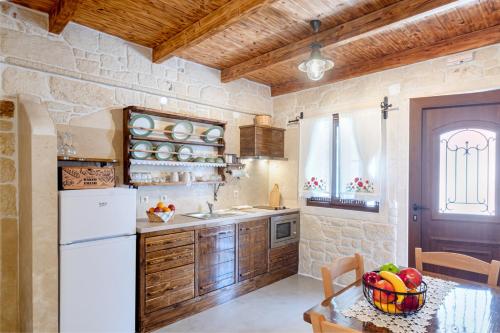 Kitchen, Yiannis Retreat in Itanos