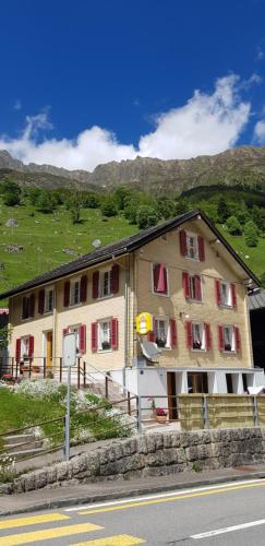 Gästehaus Alpenglühn in Meien, Schweiz